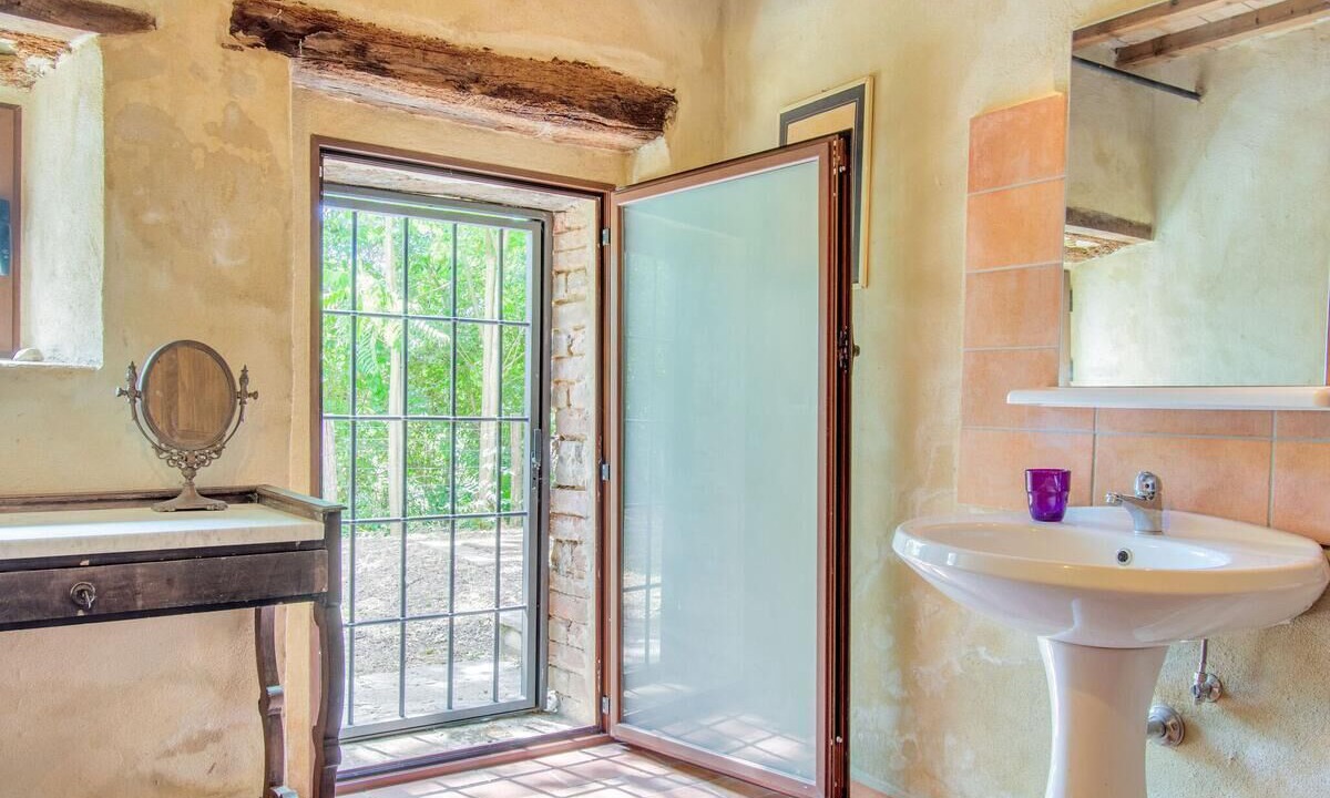 Photo of Bathroom in Montelovesco