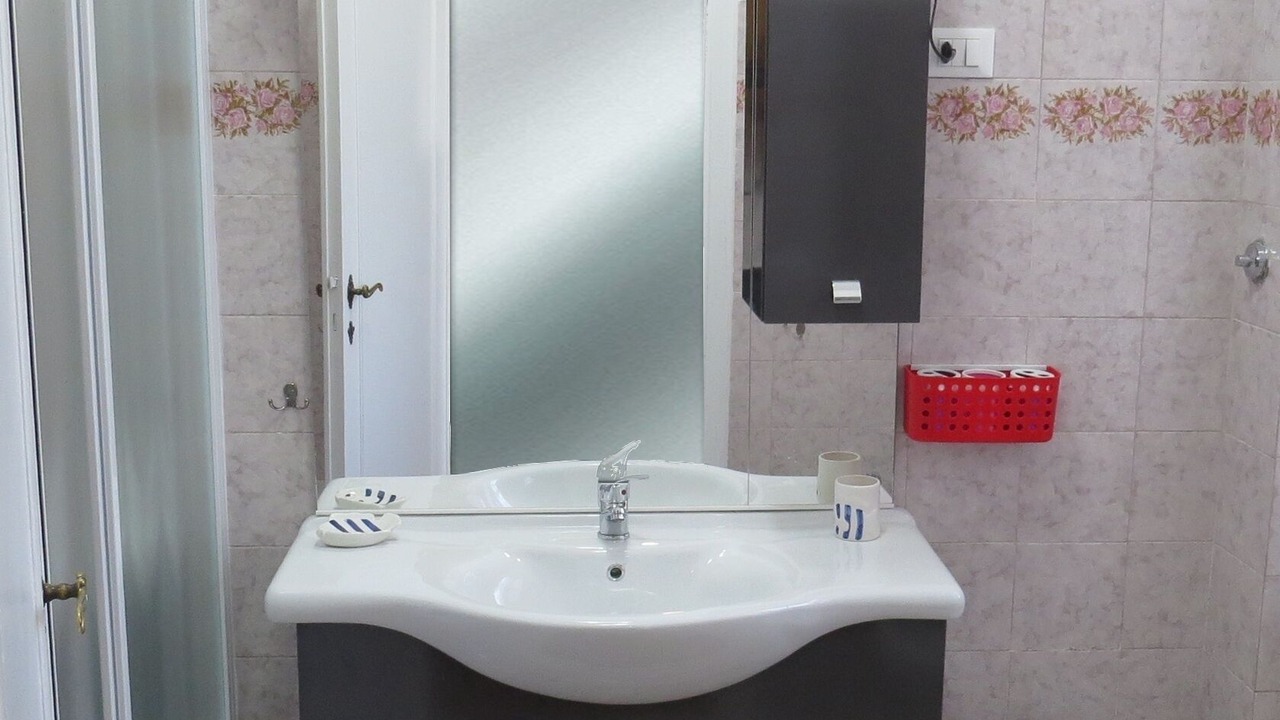 Photo of Bathroom in Quartiere XI Portuense