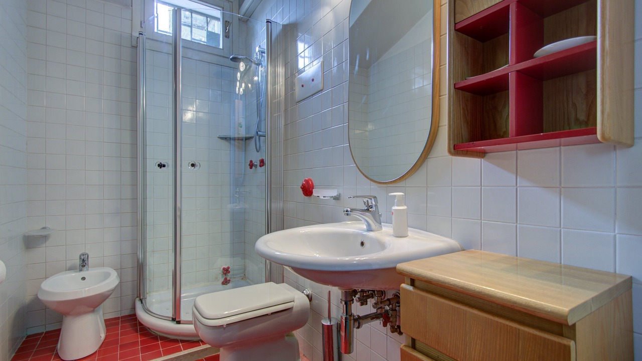 Photo of Bathroom in Dorsoduro