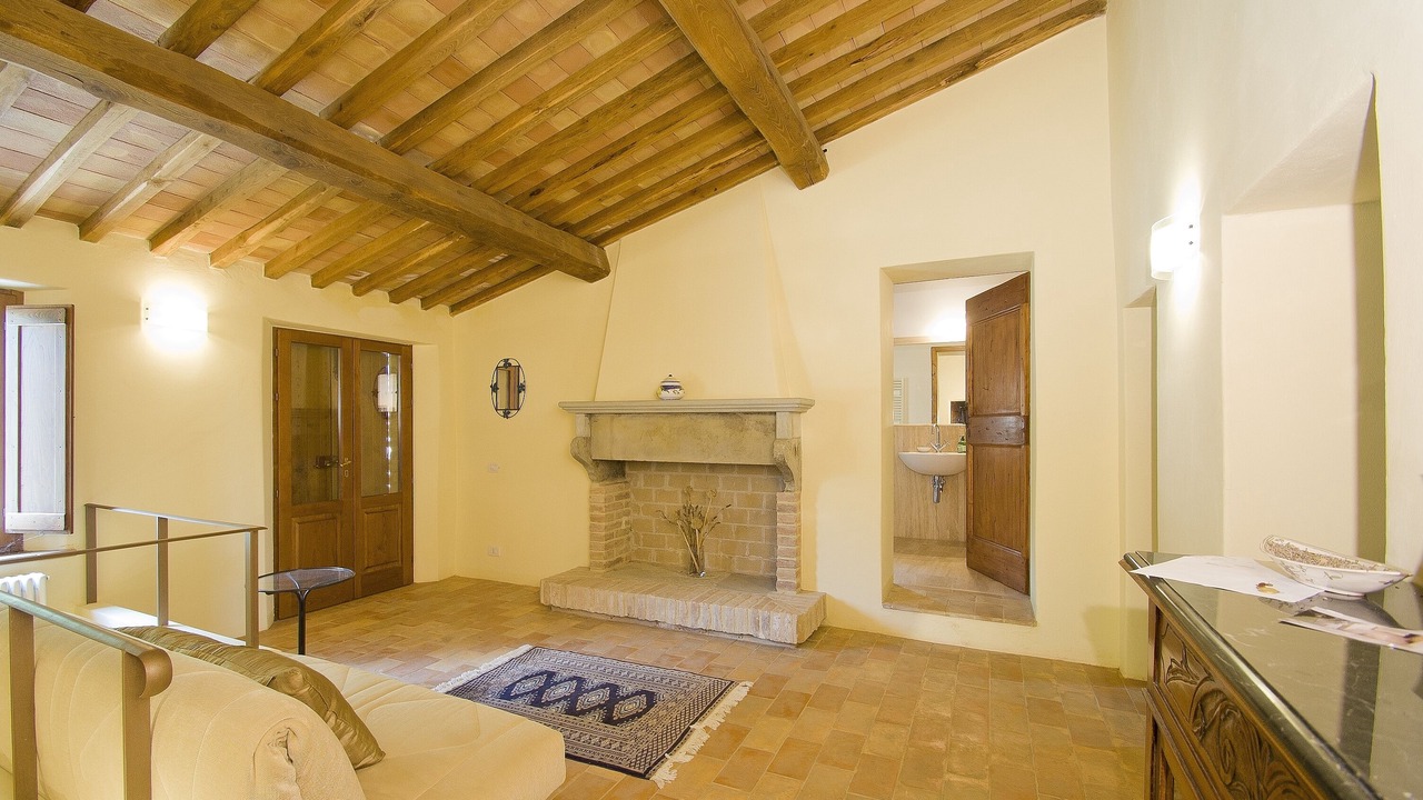 Photo of Others in Montone