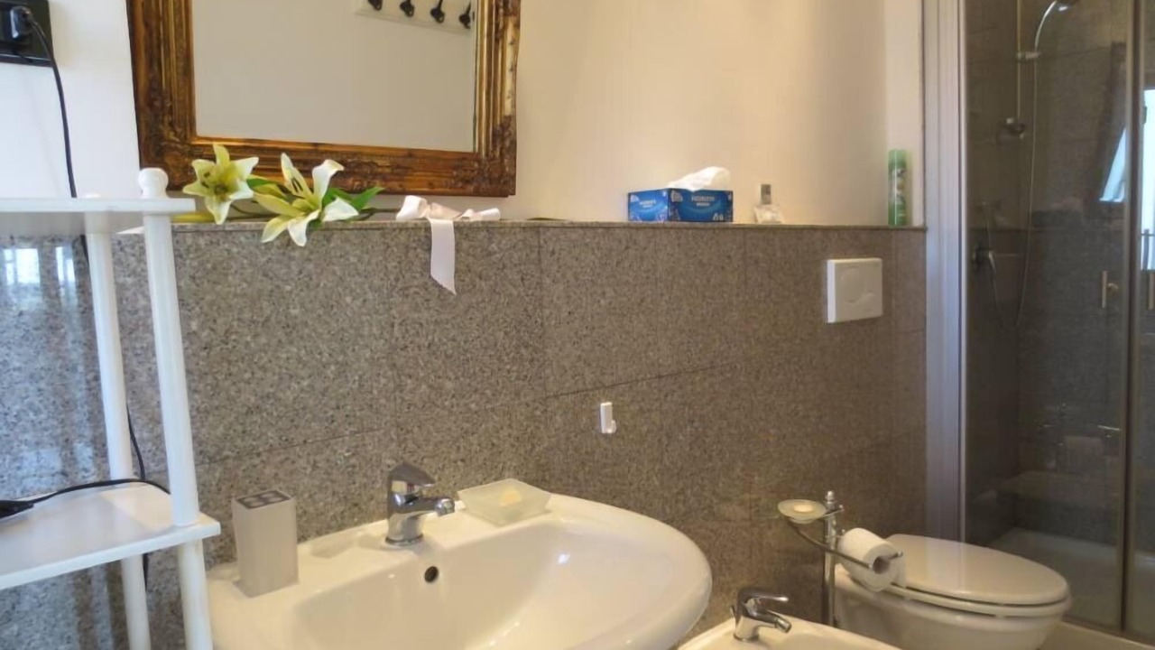 Photo of Bathroom in Noci