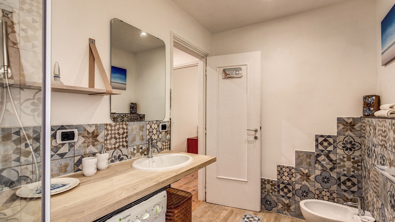 Photo of Bathroom in Quartiere XXXIII Lido di Ostia Ponente
