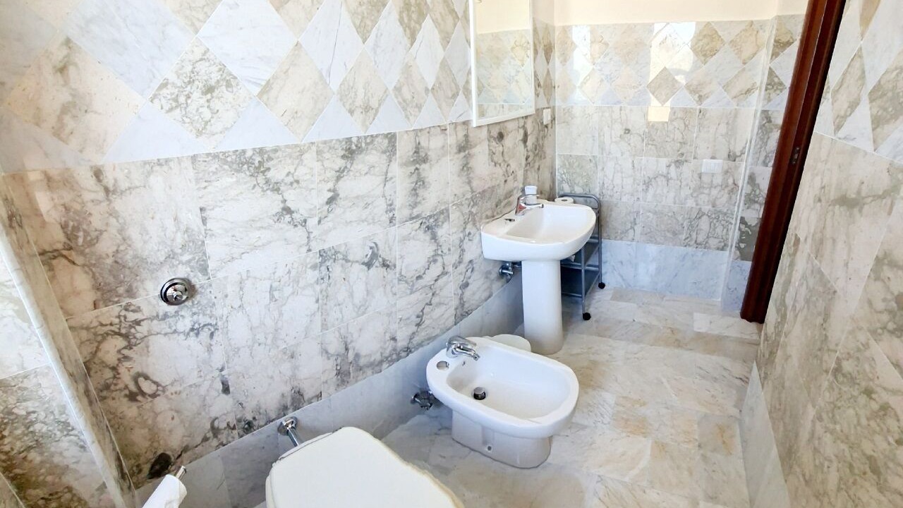 Photo of Bathroom in Atina