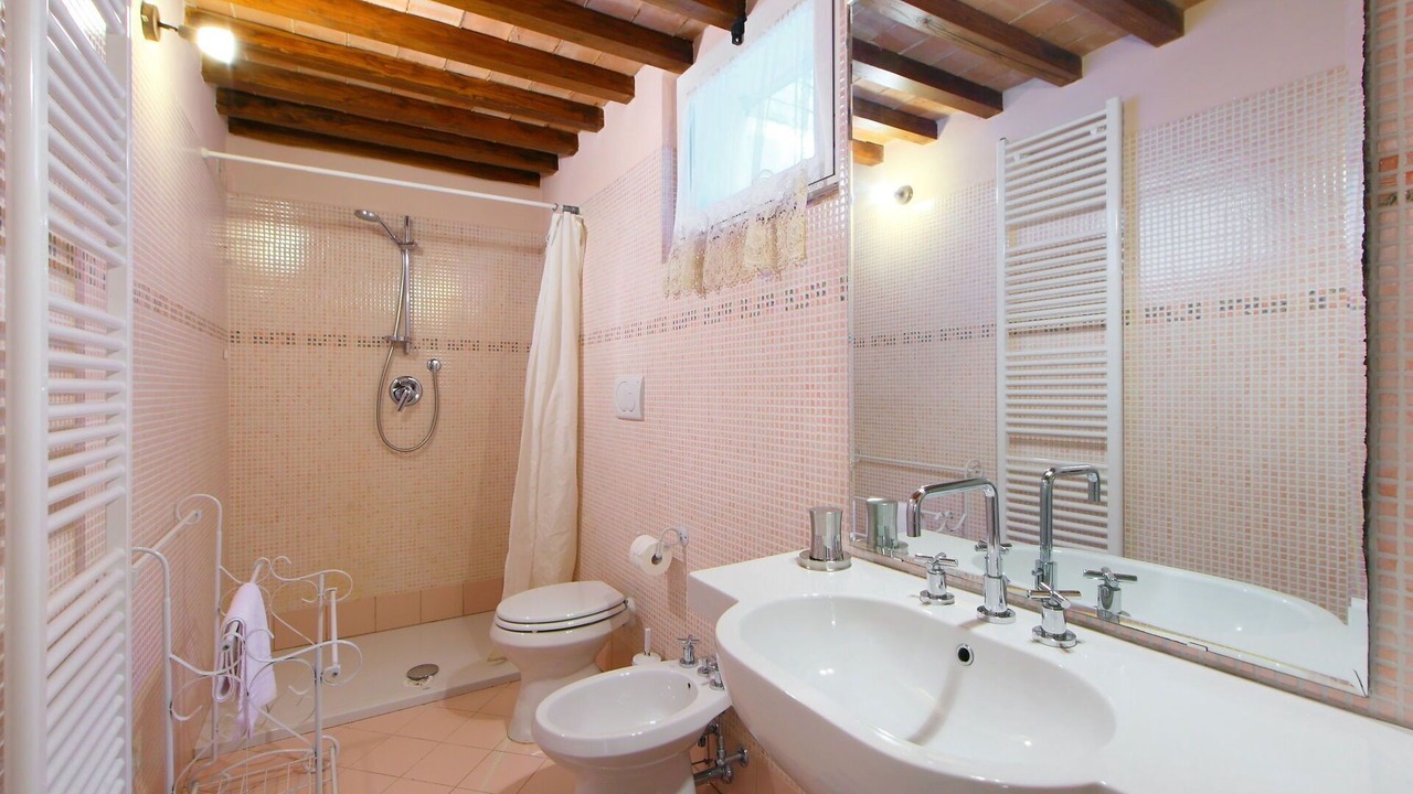 Photo of Bathroom in Cortona