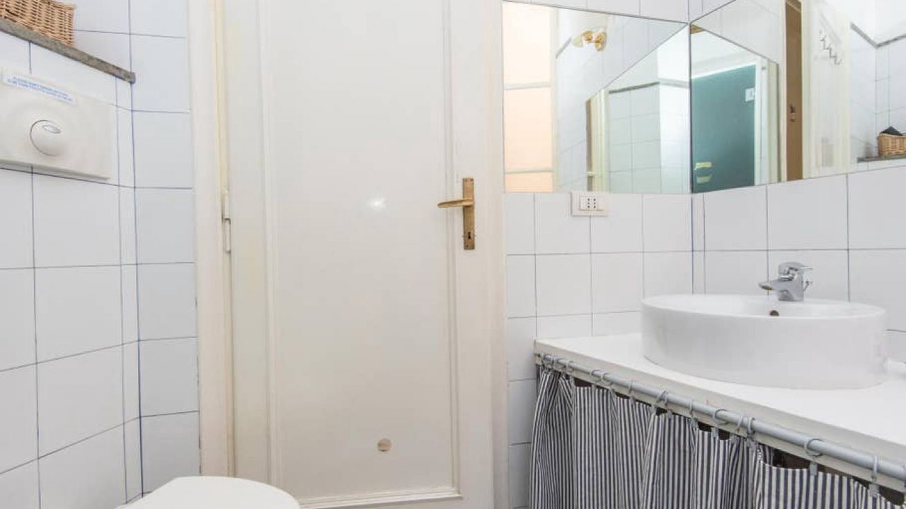 Photo of Bathroom in Navona
