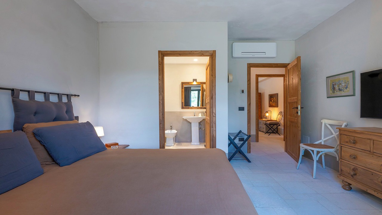 Photo of Bedroom in Montegiove