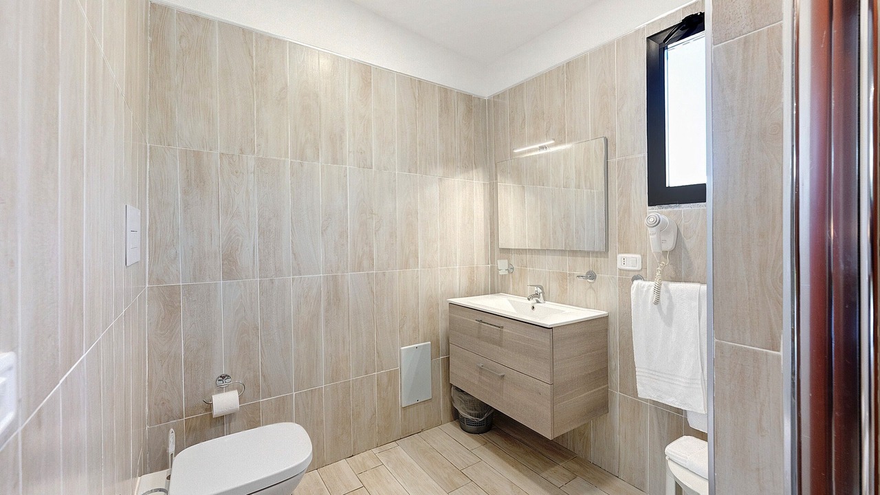 Photo of Bathroom in Laura