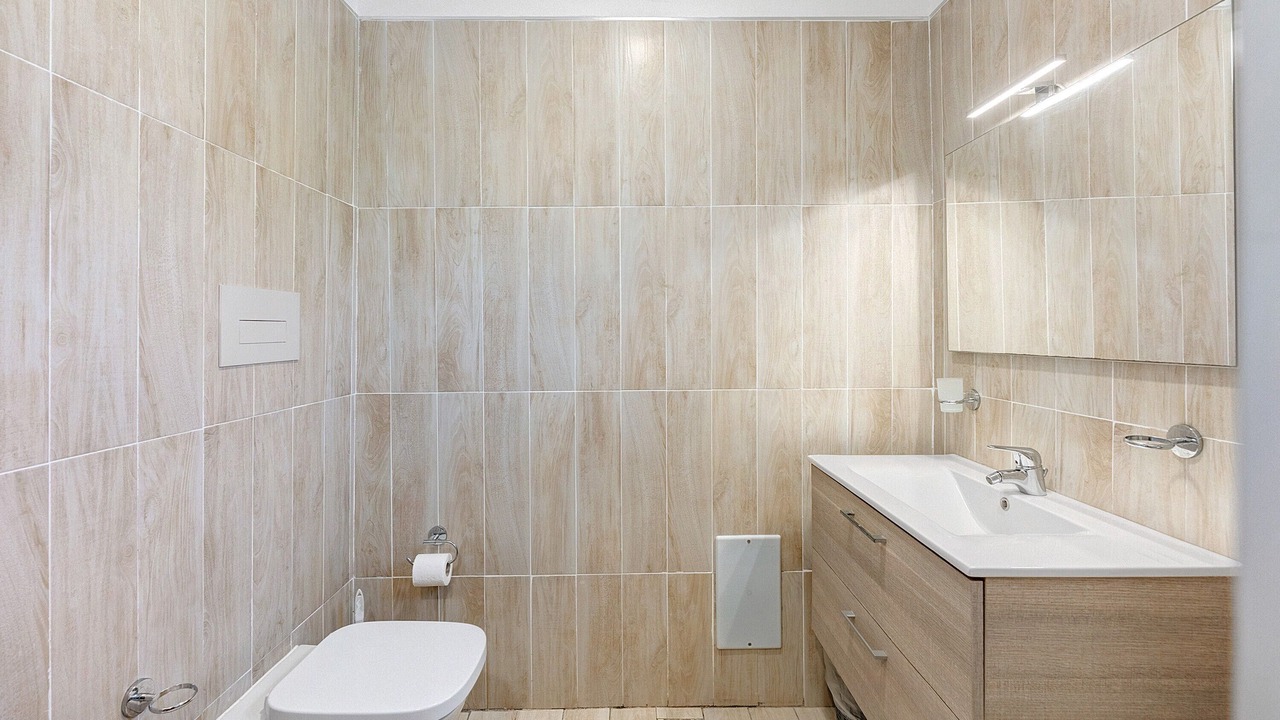 Photo of Bathroom in Laura