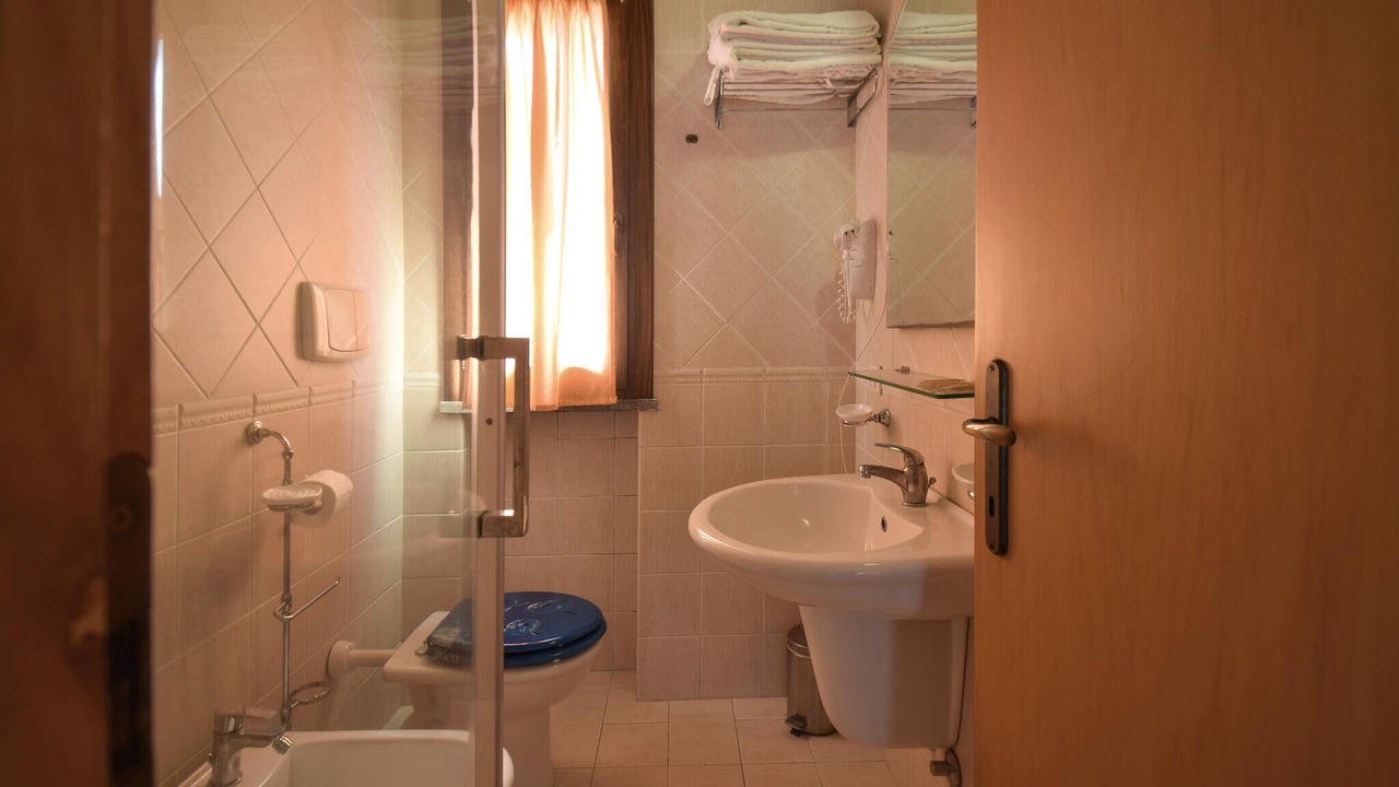 Photo of Bathroom in Pescia Romana