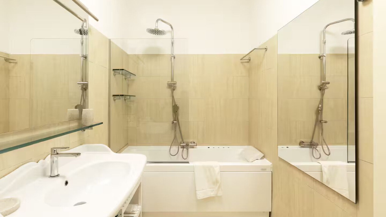 Photo of Bathroom in Rione VI Parione