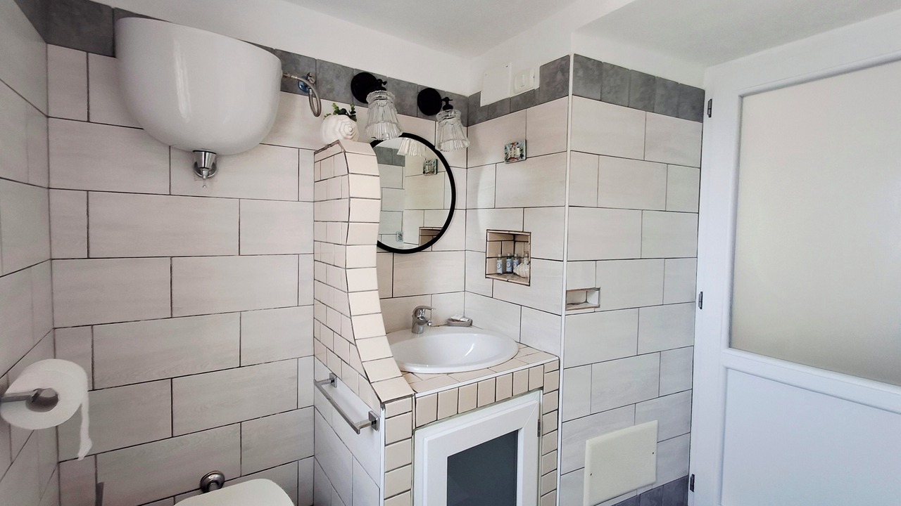 Photo of Bathroom in Le Forna