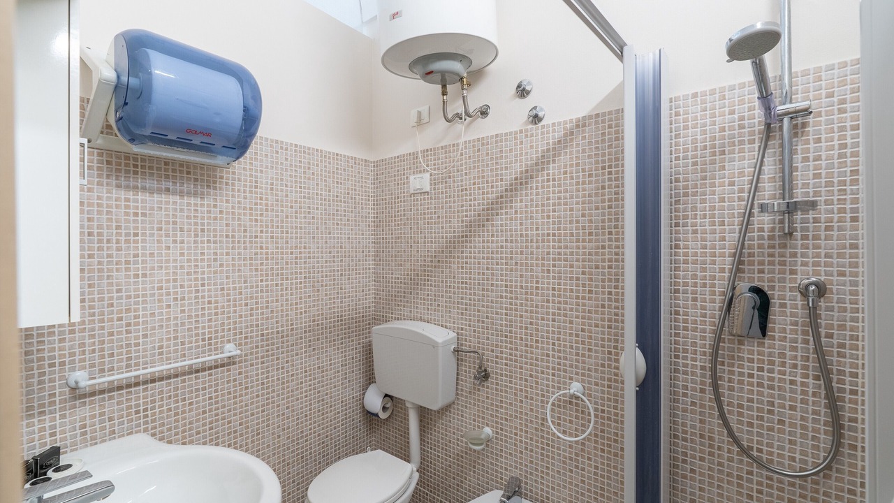 Photo of Bathroom in Avola