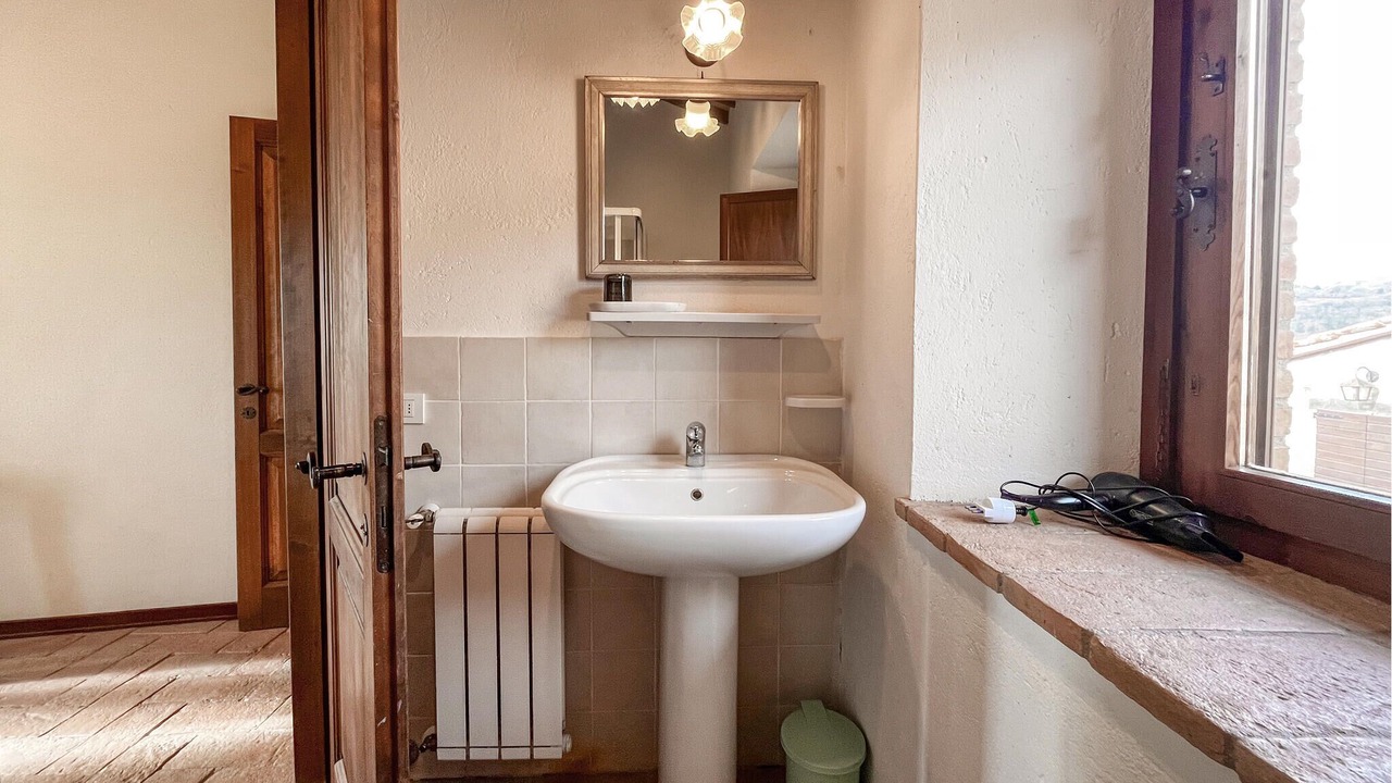 Photo of Bathroom in Todi