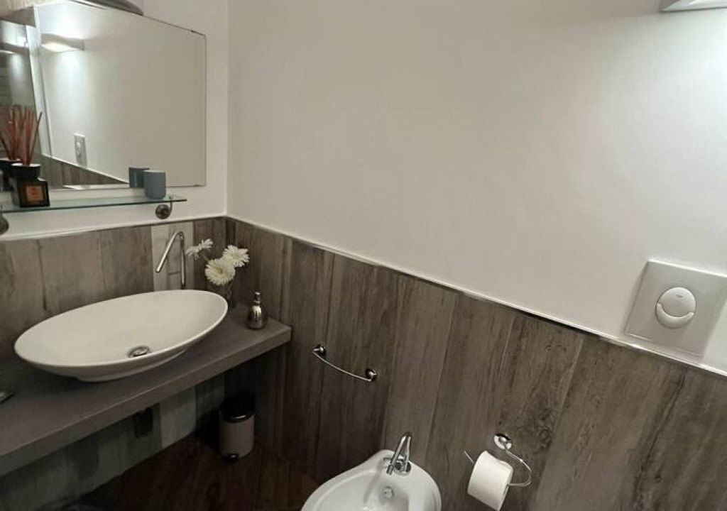 Photo of Bathroom in Brindisi Histotic Center