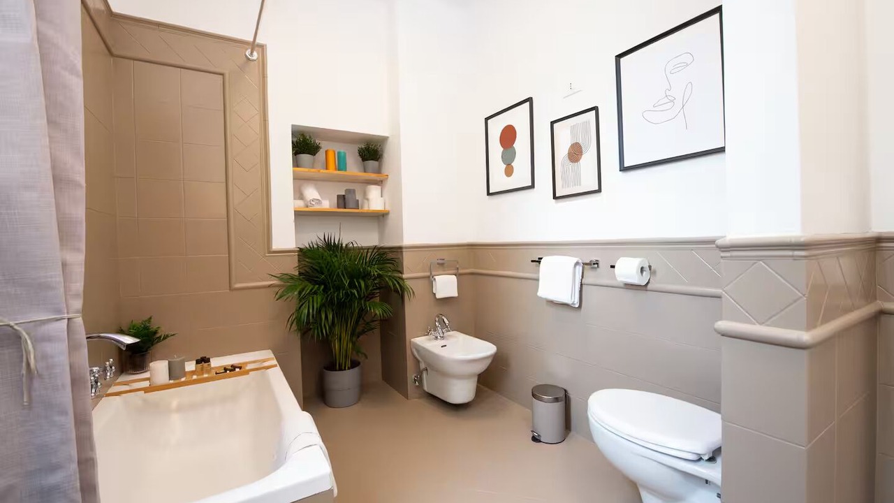 Photo of Bathroom in Rione VII Regola