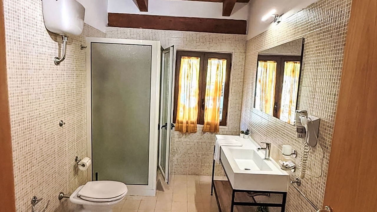 Photo of Bathroom in Laureana Cilento