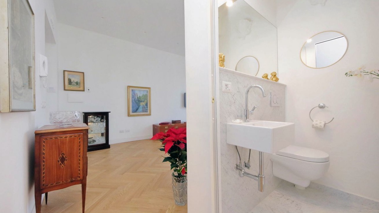 Photo of Bathroom in Salario