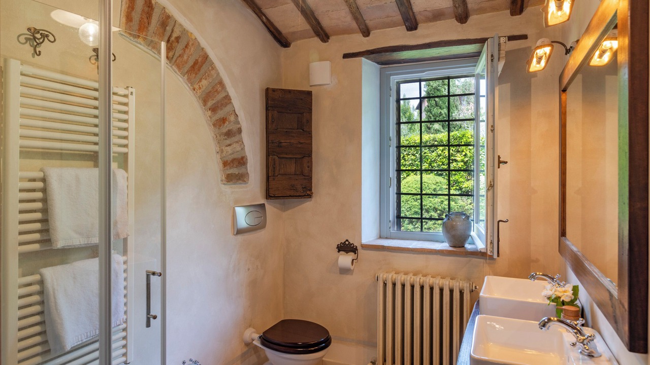 Photo of Bathroom in Todi