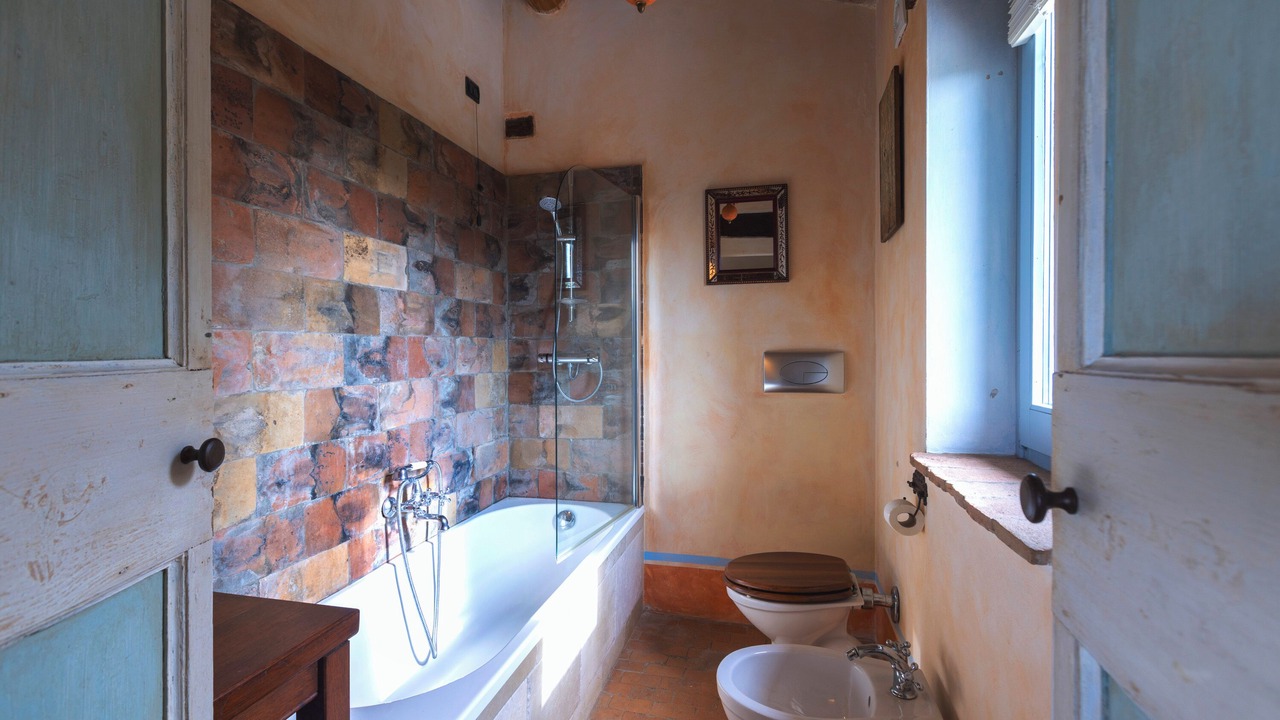 Photo of Bathroom in Todi