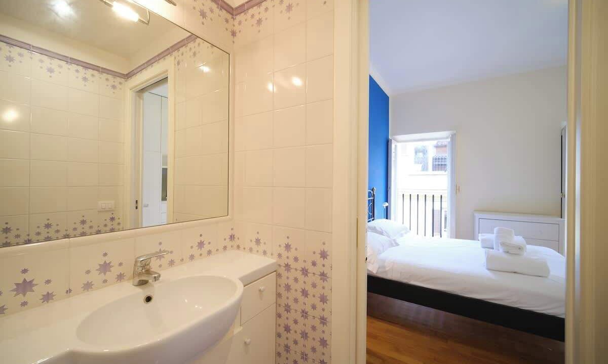 Photo of Bathroom in Rione II Trevi