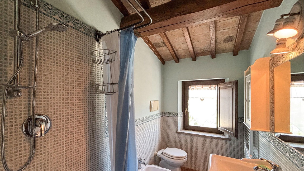 Photo of Bathroom in Corbara