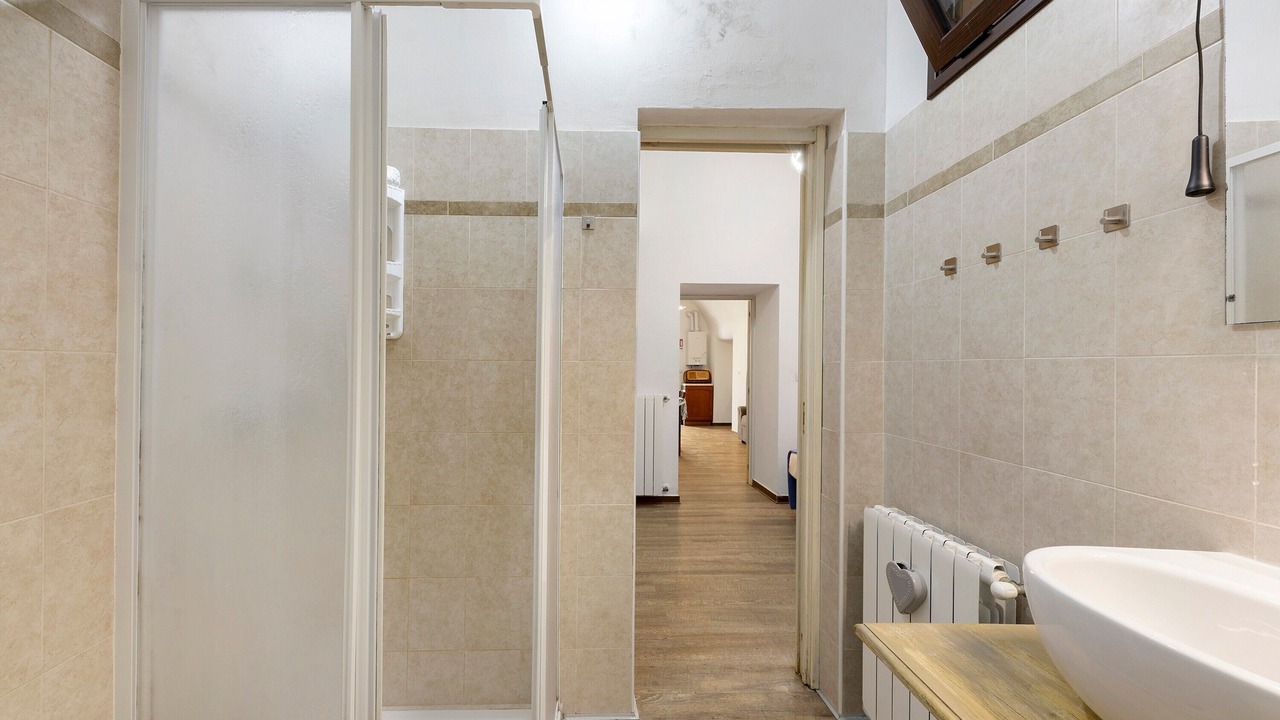Photo of Bathroom in Gallipoli Historic Center