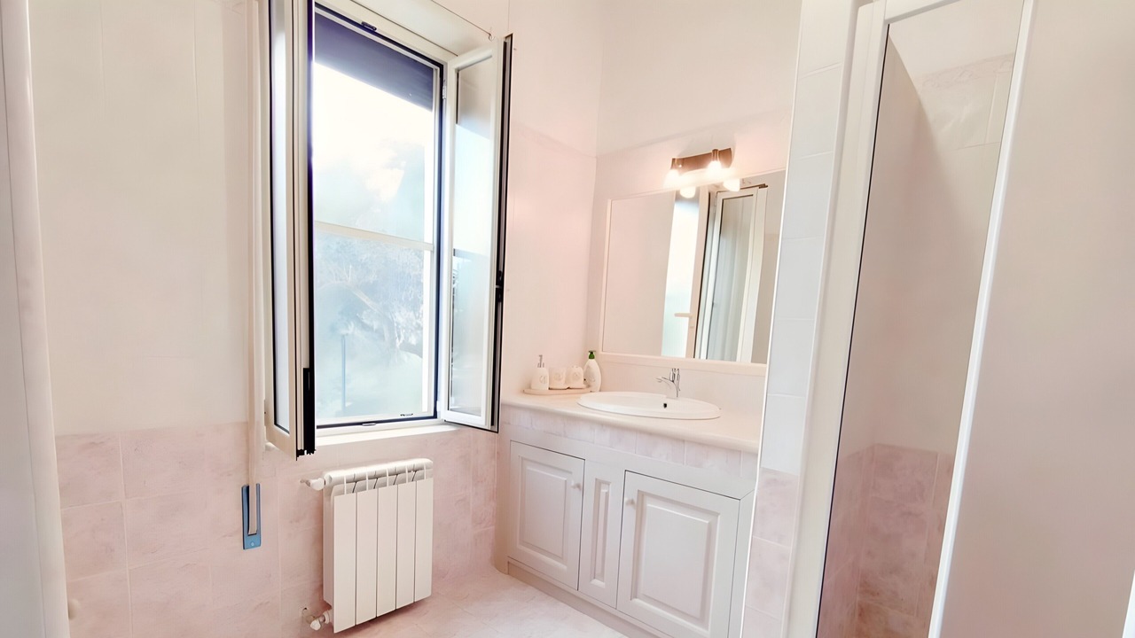 Photo of Bathroom in Minturno
