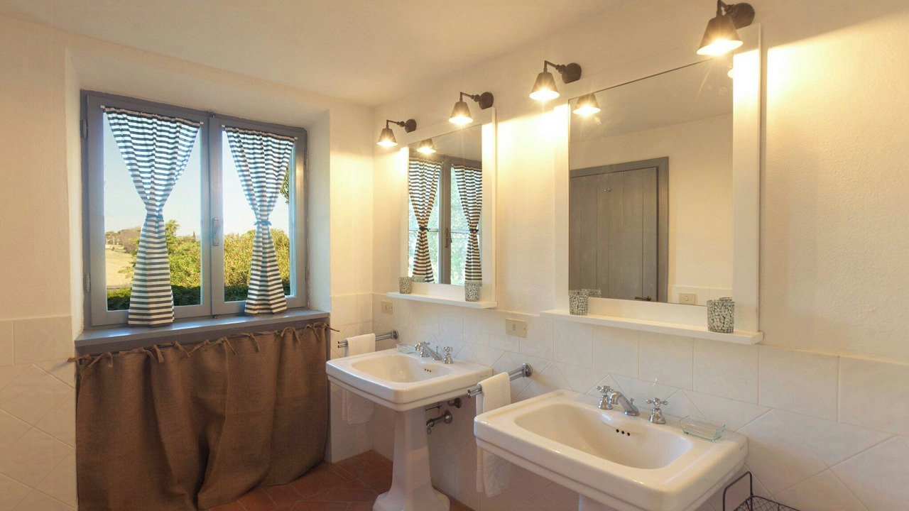 Photo of Bathroom in Capalbio