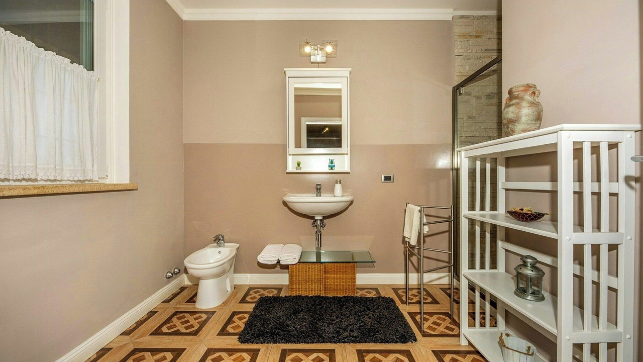 Photo of Bathroom in Aprilia