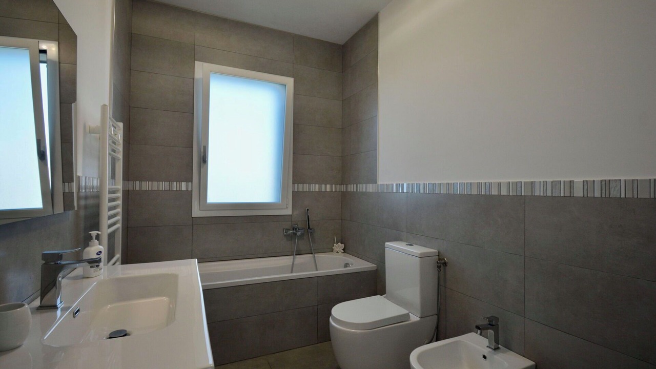 Photo of Bathroom in Brucoli