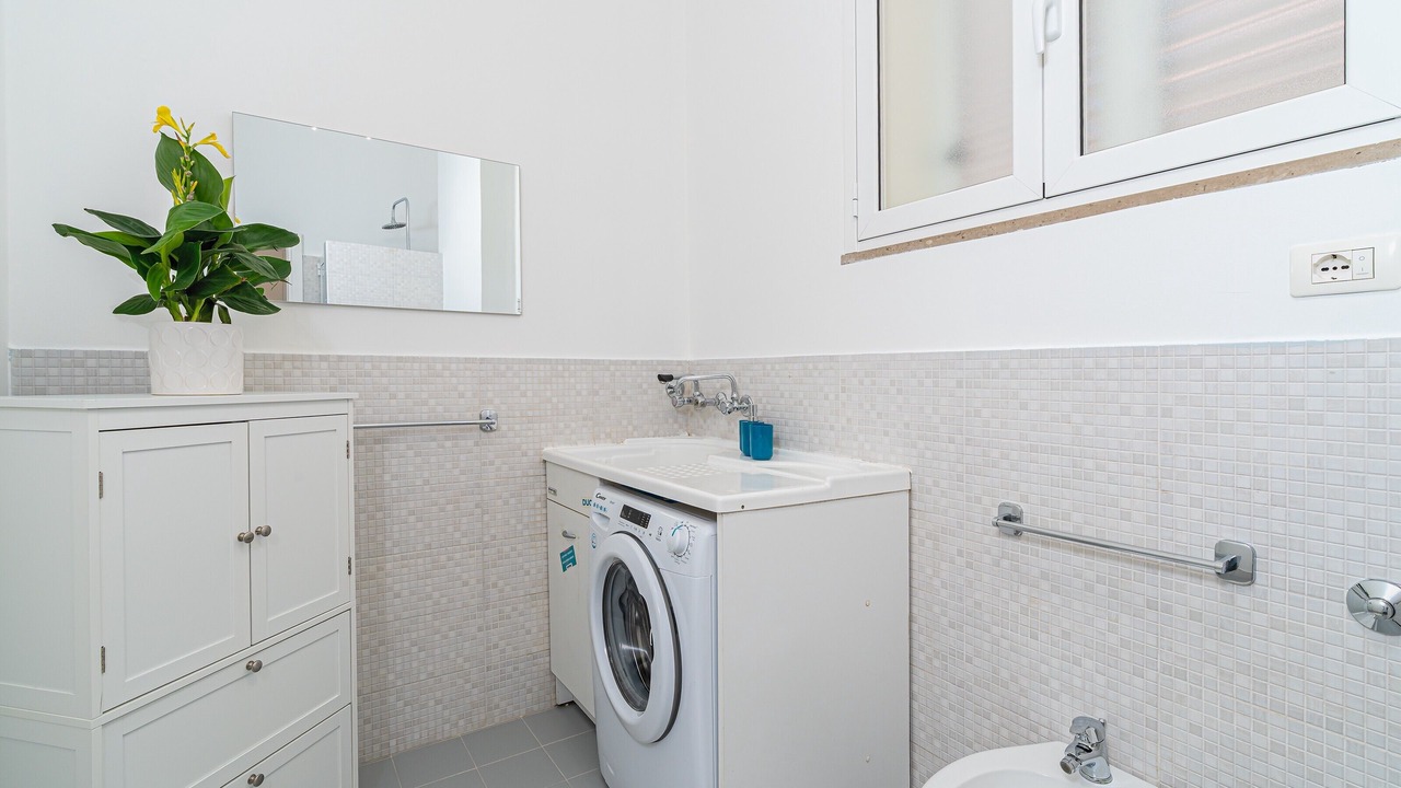 Photo of Bathroom in Avola