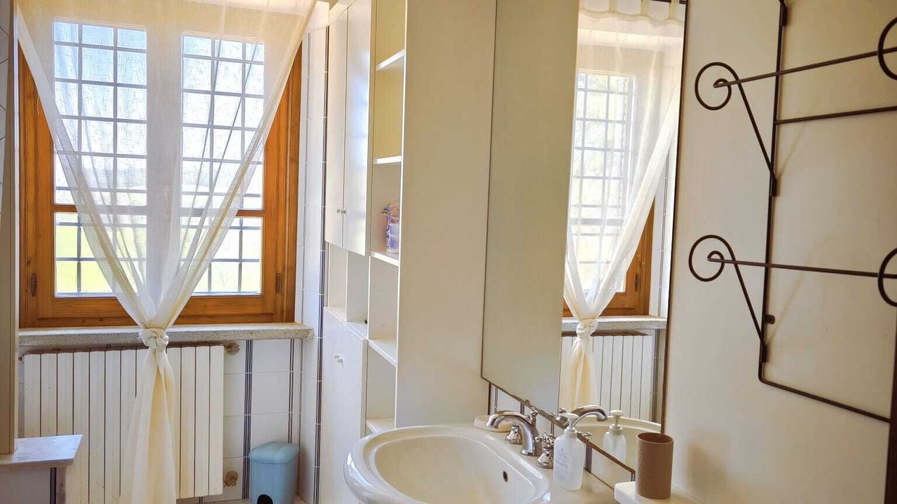 Photo of Bathroom in Avigliano Umbrio