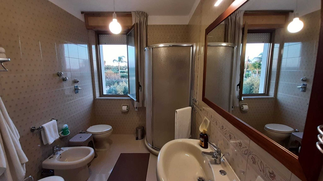 Photo of Bathroom in Paceco