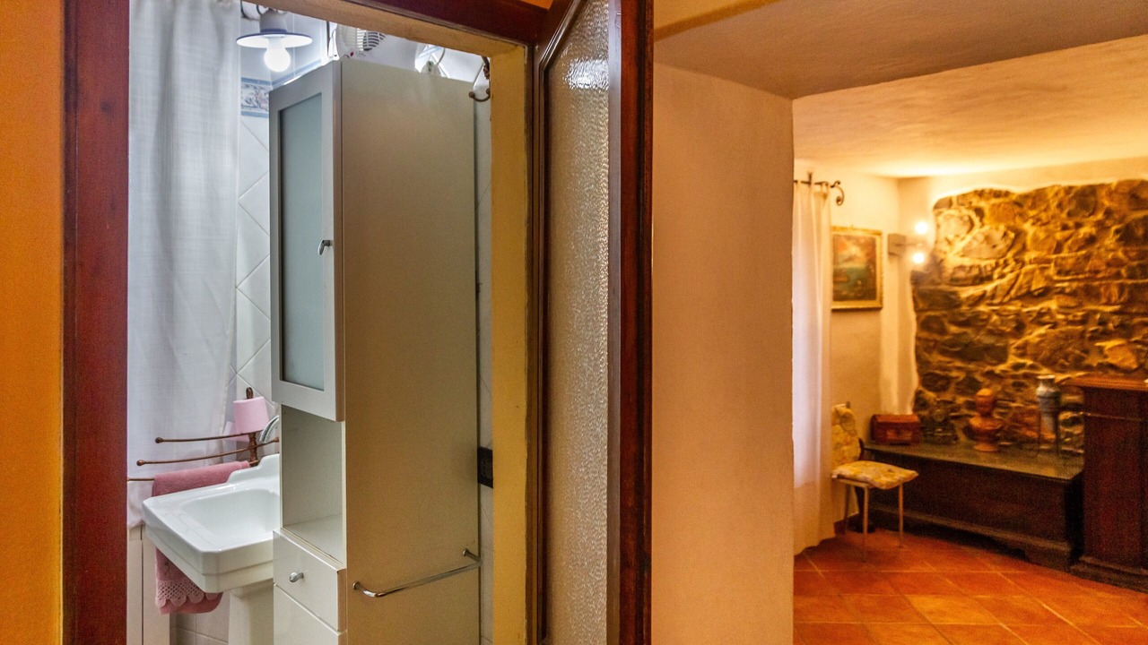 Photo of Bathroom in Tatti