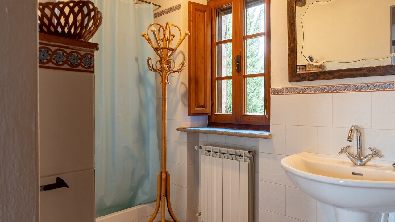 Photo of Bathroom in Montefollonico