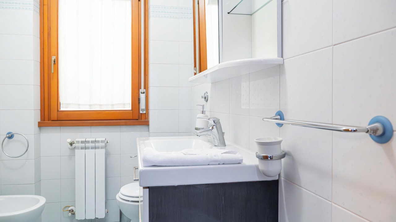 Photo of Bathroom in Zona XV Torre Maura