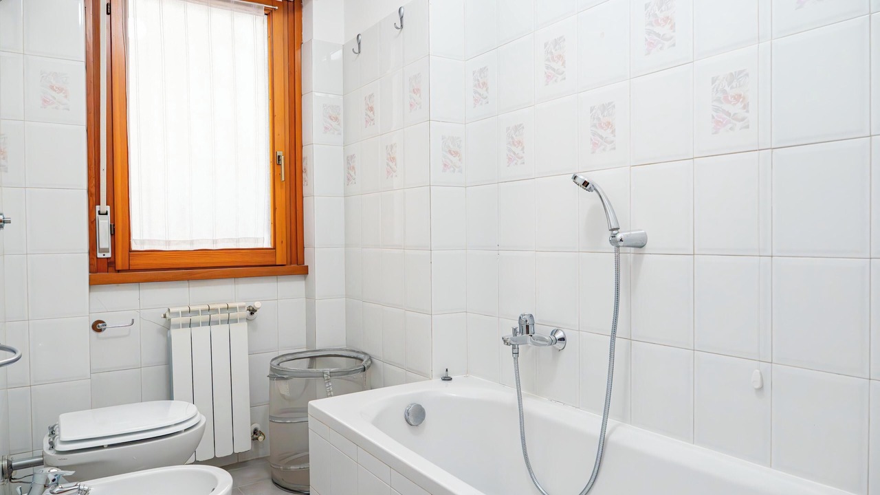Photo of Bathroom in Zona XV Torre Maura