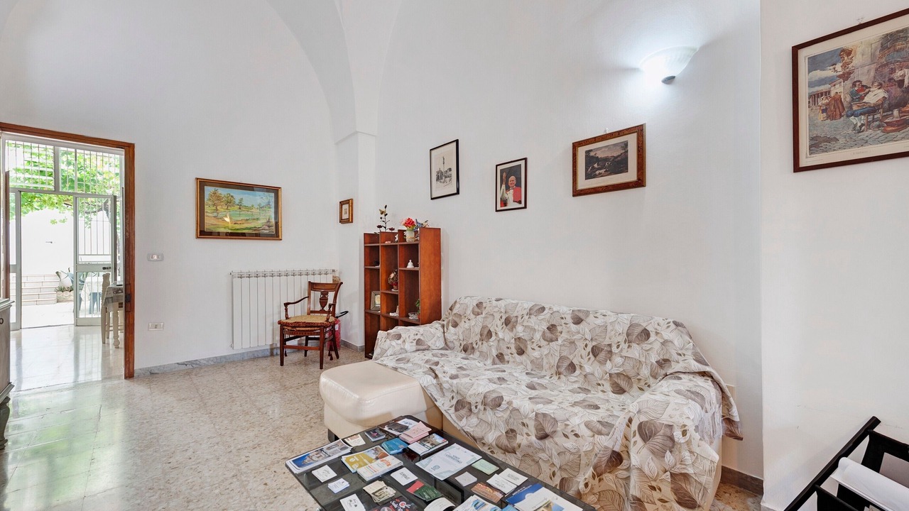 Photo of Livingroom in Copertino