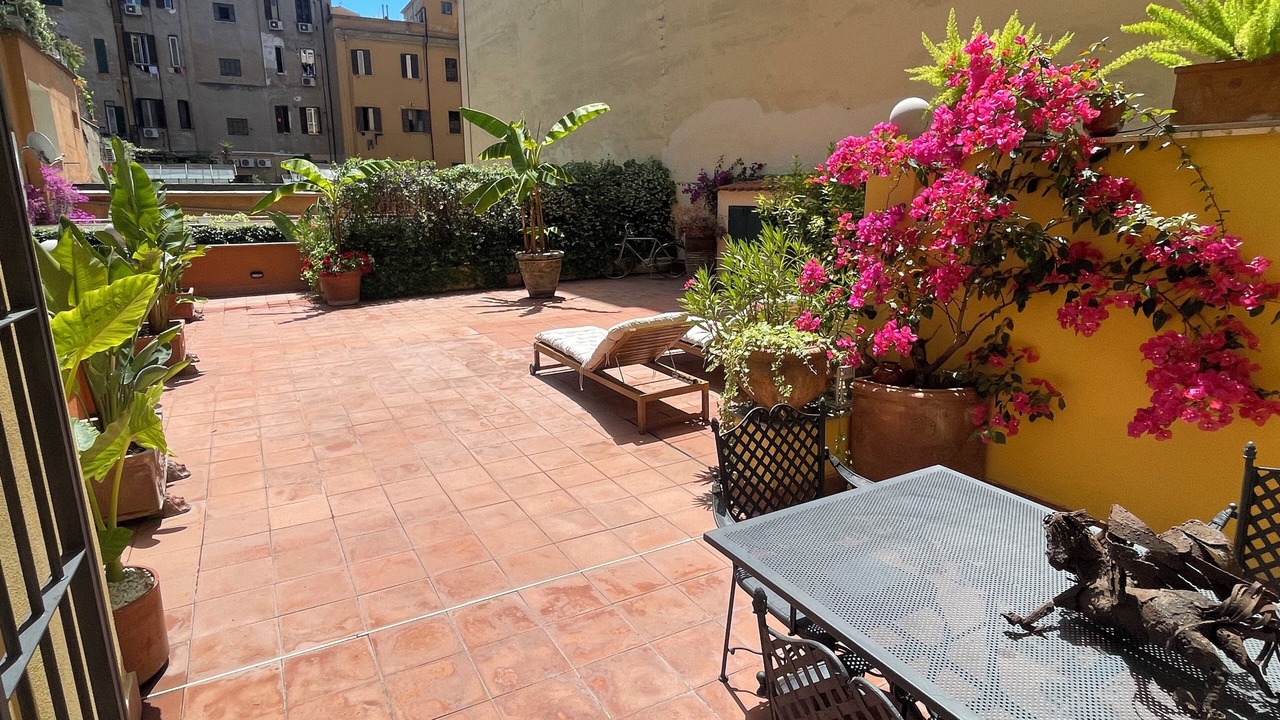 Photo of Patio Balcony in San Lorenzo