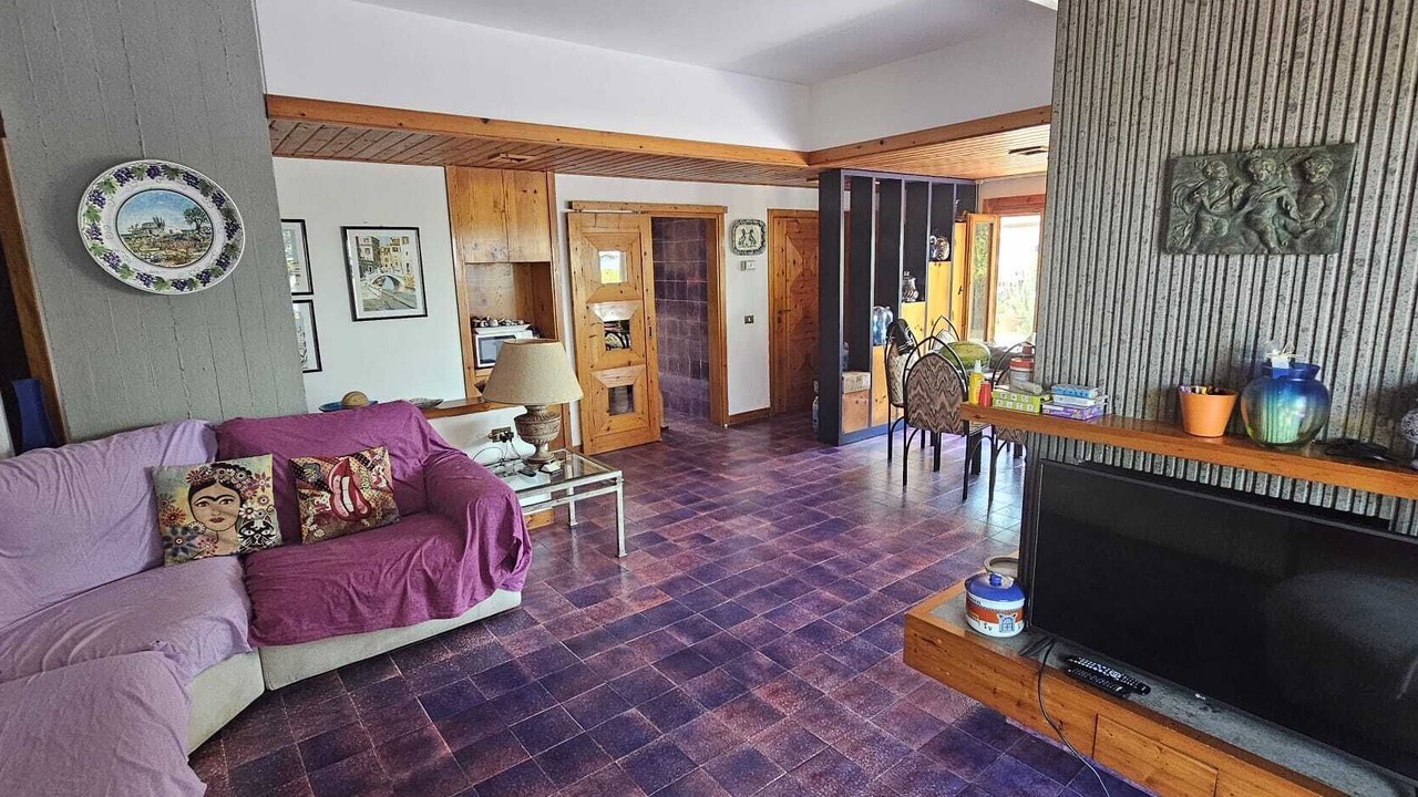 Photo of Livingroom in Saline Sadun