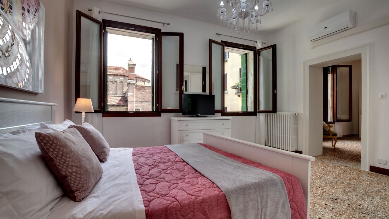Photo of Bedroom in Dorsoduro