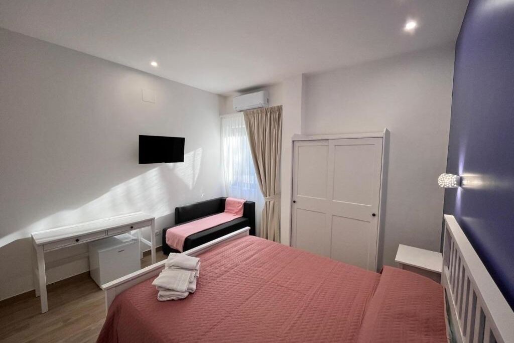 Photo of Bedroom in Laureana Cilento