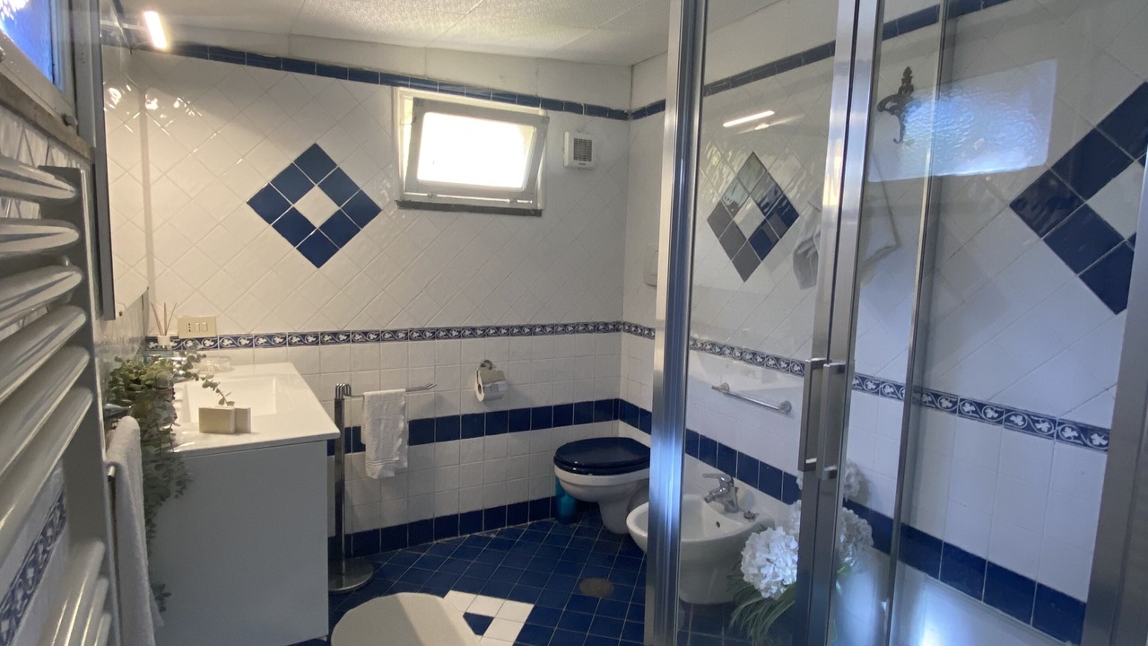 Photo of Bathroom in Meta