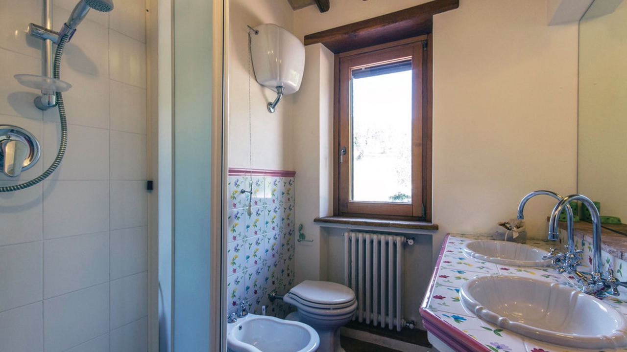 Photo of Bathroom in Collelungo