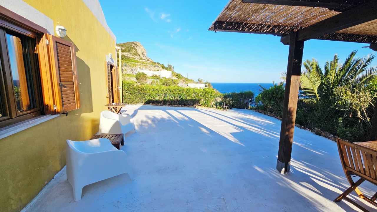 Photo of Patio Balcony in Le Forna