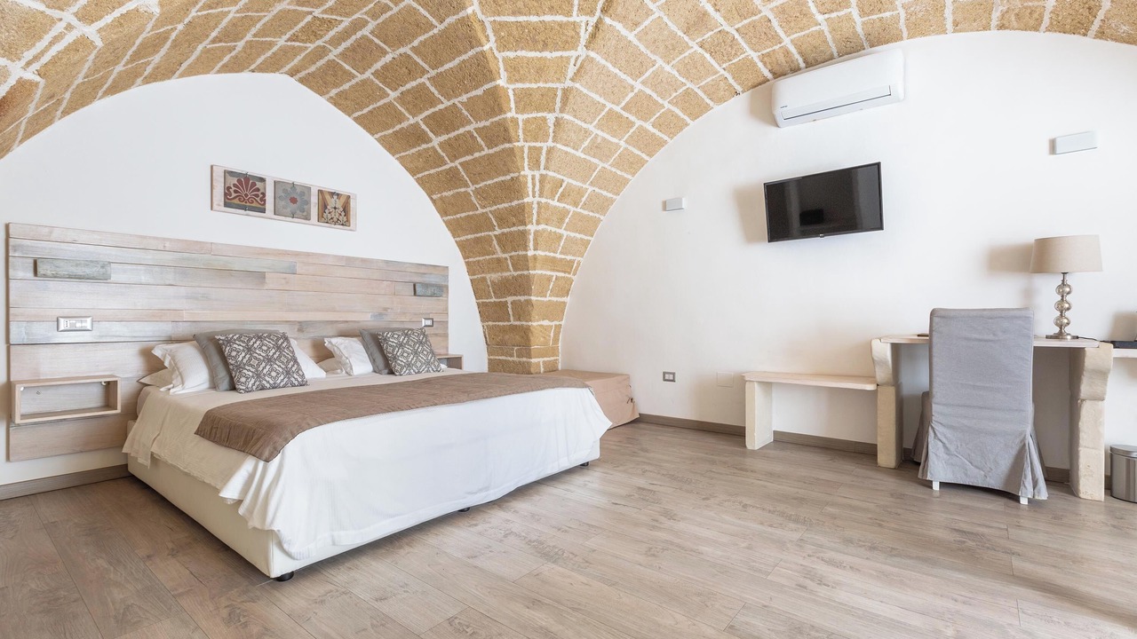 Photo of Bedroom in Gallipoli Historic Center