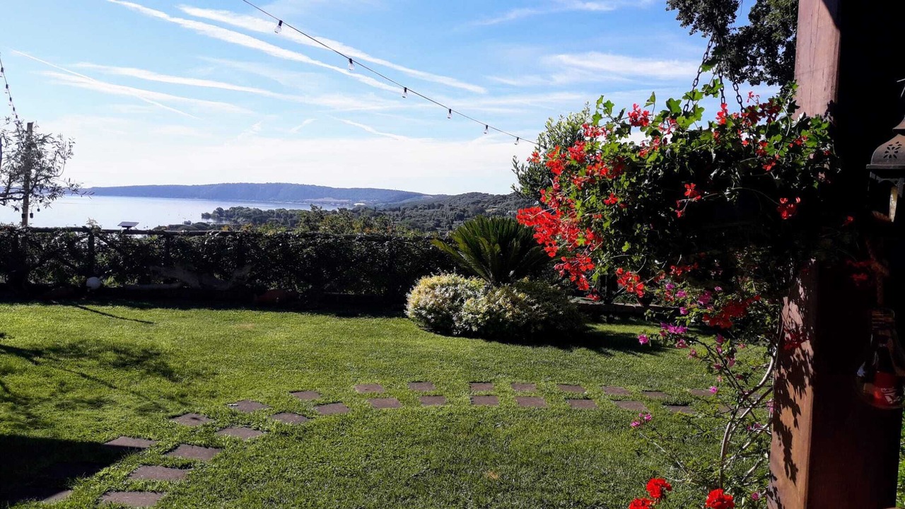 Photo of Outdoor in Lake Bracciano