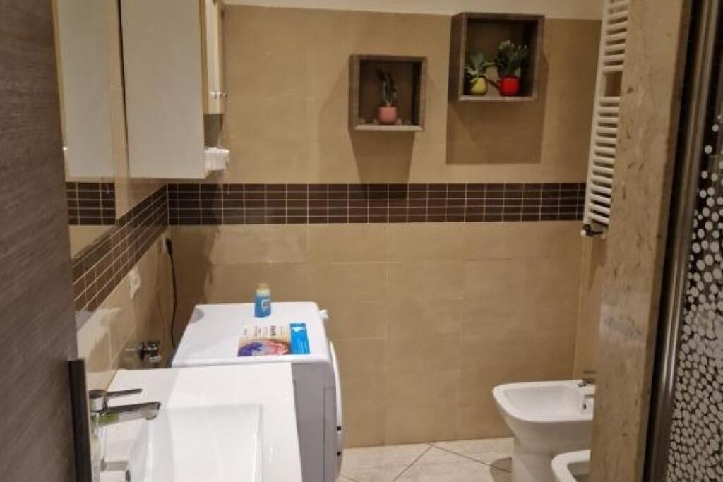 Photo of Bathroom in Aurelio
