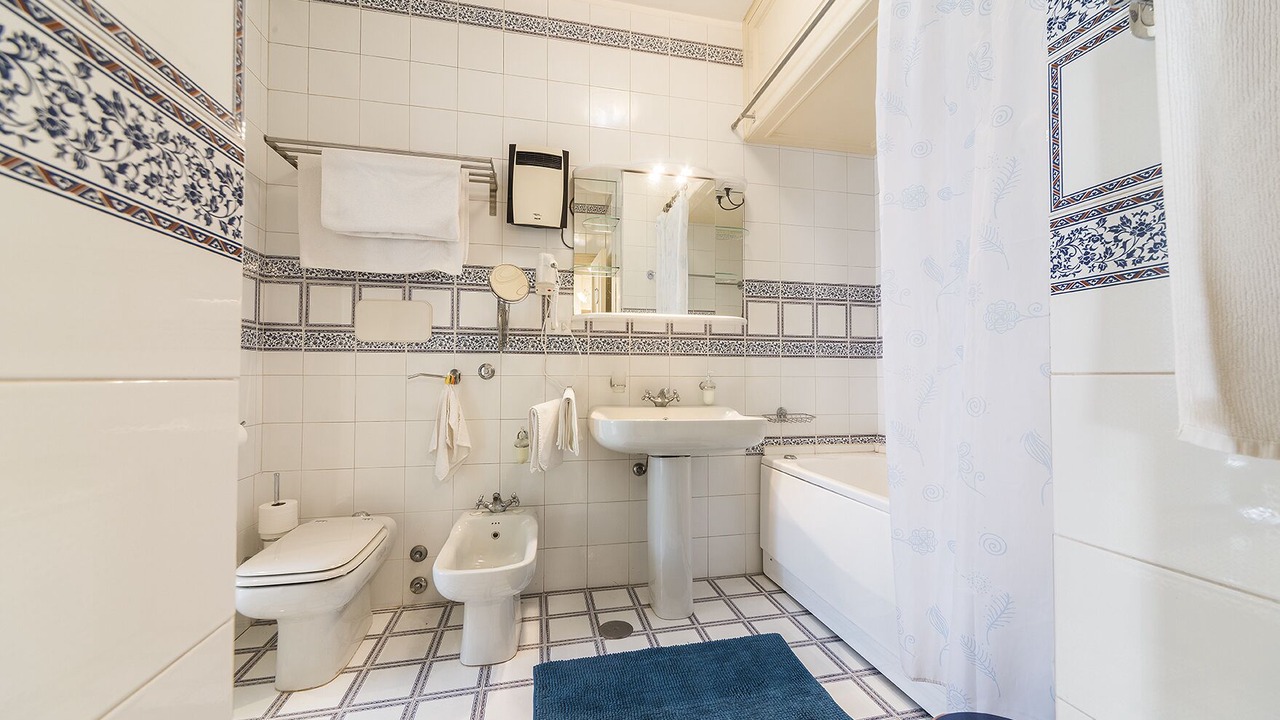 Photo of Bathroom in Zona LIII Tomba di Nerone