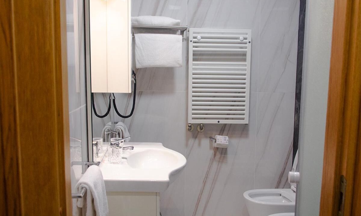 Photo of Bathroom in Quartiere XI Portuense